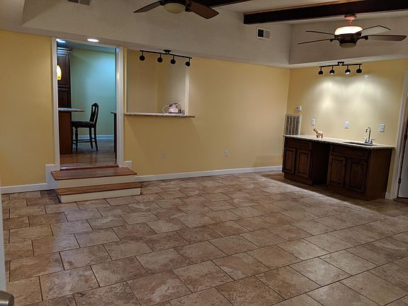 5th image of 6077 Kuebel Dr