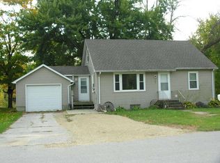 308 W Spring St, Stacyville, IA 50476
