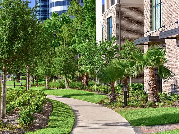 4th image of 3505 W Sam Houston Pkwy S APT 7305