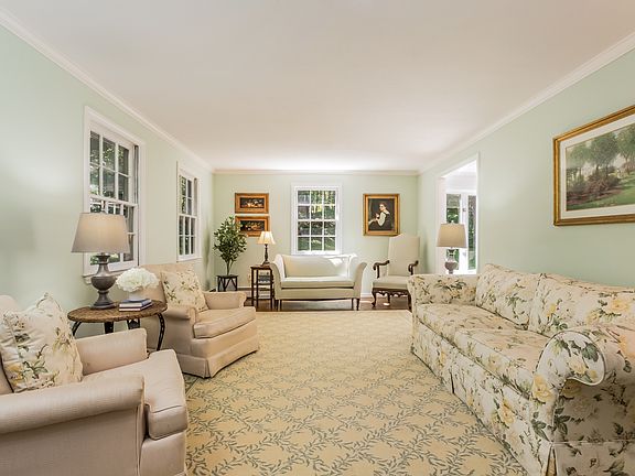 4 Wooster Heights Drive