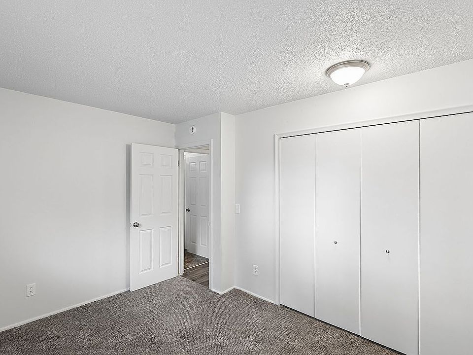 1st image of 312 N Oak St #44a180f67