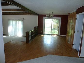 3rd image of 346 2nd St NE