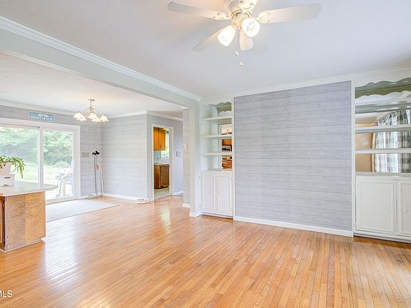 4th image of 151 Hicks Hollow Ln