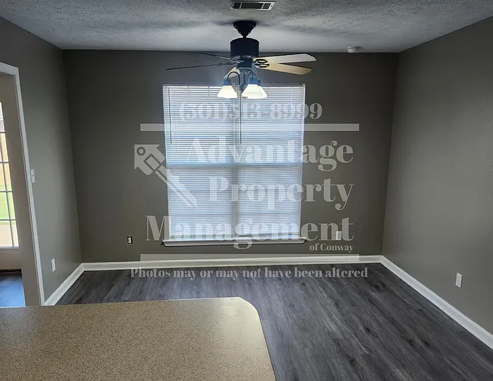 2740 York Ln — Photo 4