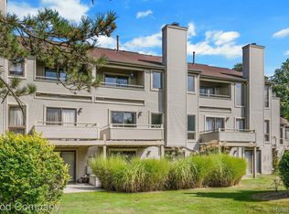 617 Ashley Cir, Rochester, MI 48307