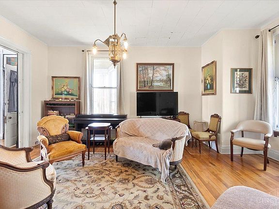 5th image of 723 Worthington Ave