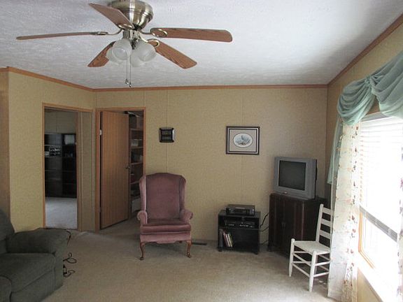2nd image of 165 Shea Dr