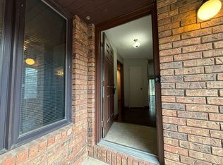 403 E Redwood St, Springfield, MO 65807