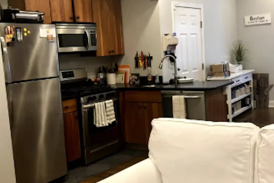 2 bed, 1343 sqft, $3,950 — Photo 3