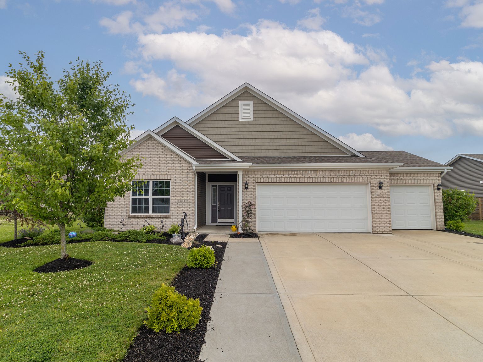 891 Bobtail Dr, Greenfield, IN 46140 | Zillow