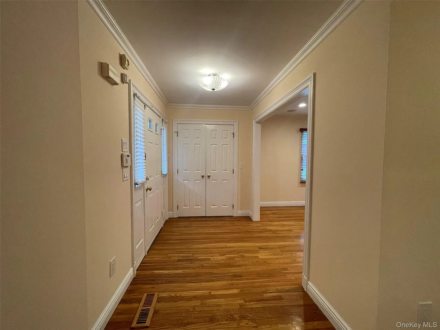 3 bed, 2.5 bath, 1700 sqft, $7,000 — Photo 4