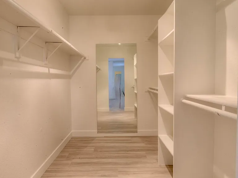 5104 N 32nd St #408 — Photo 11
