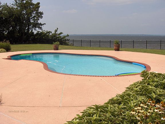 Kidney Shaped Pool