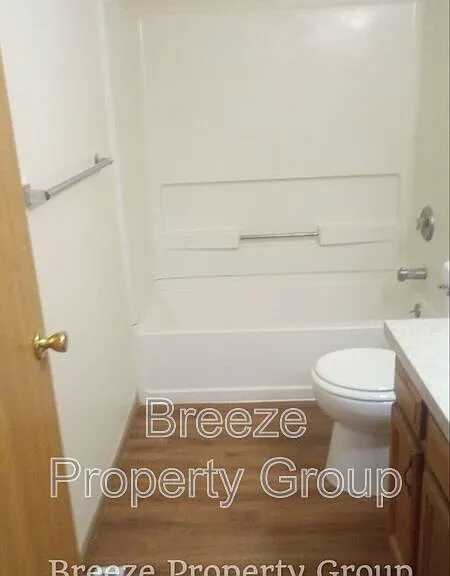 914 E Bancroft St — Photo 20