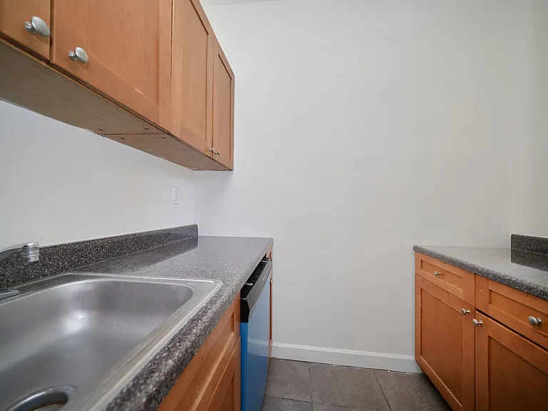 370 Fort Washington Ave #403 — Photo 8