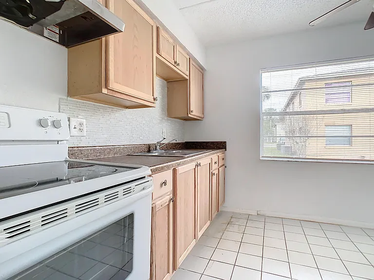 694 Michigan Ct #2 — Photo 20