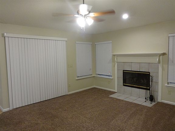 4th image of 1712 Montclair Cove Ct