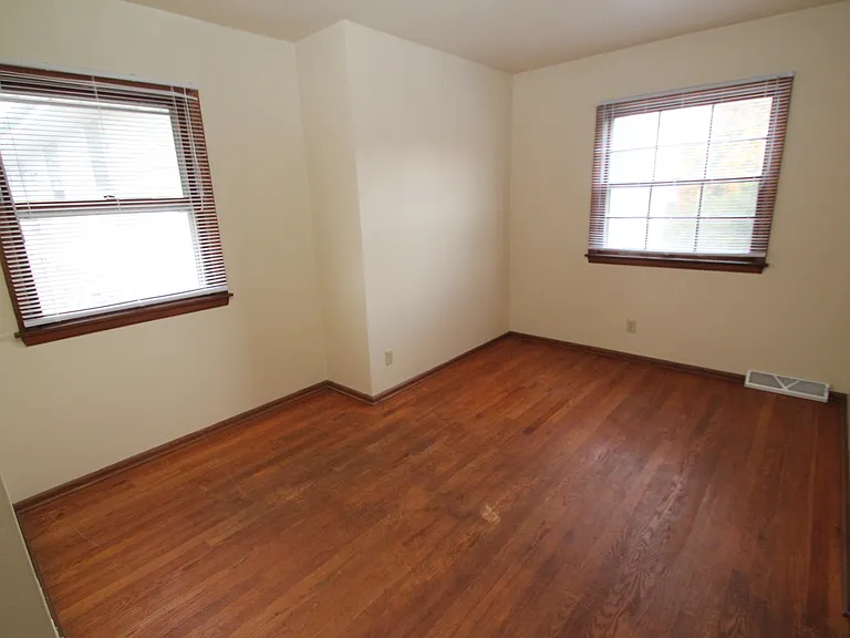 8912 W Howard Ave — Photo 14
