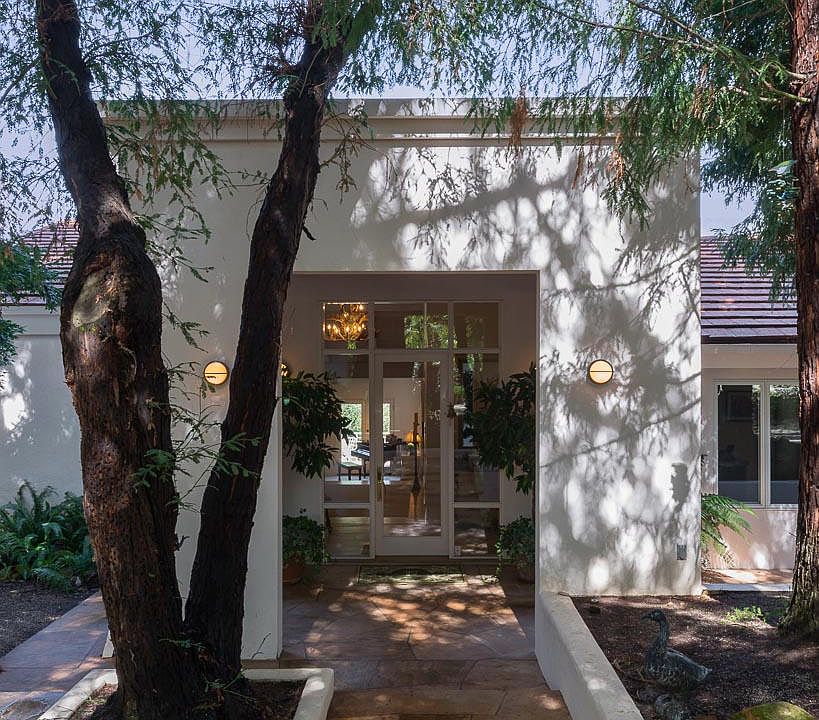 1st image of 229 Eucalyptus Hill Dr