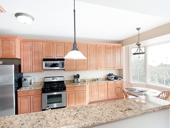 5th image of 543 N Hough St APT 302