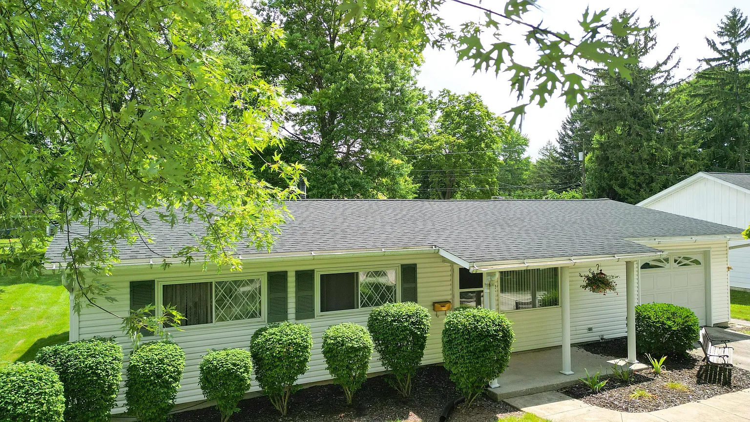 1274 Bexley Ave photo 1