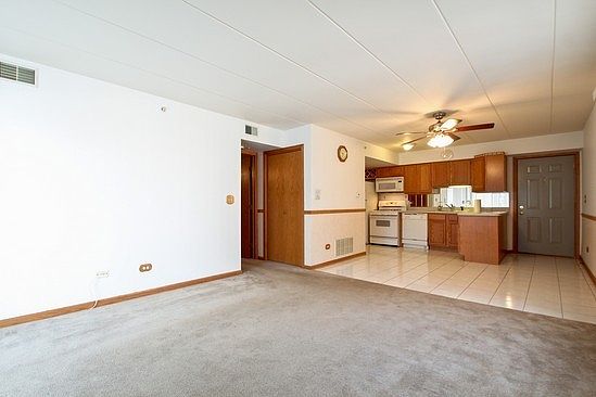 4th image of 5363 Edison Ave #G4
