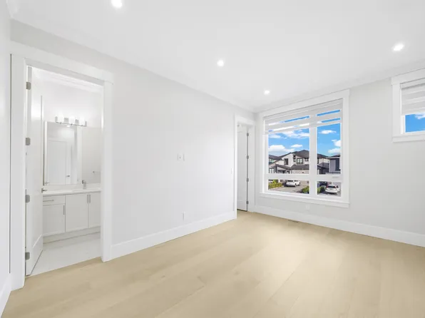 6927 205th St, Langley, BC V2Y 1R2