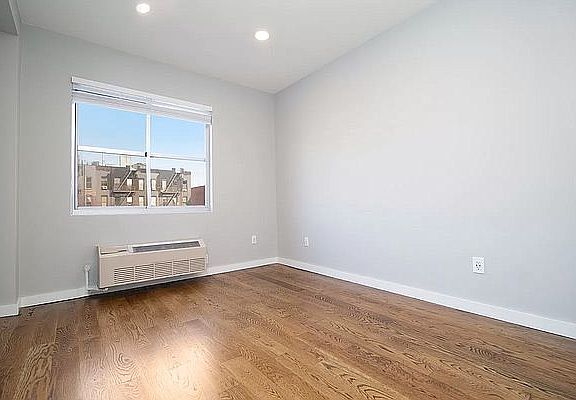 2nd image of 152 Ludlow St APT 6B