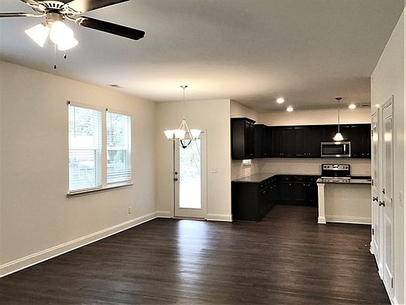 5th image of 104 Lindridge Dr