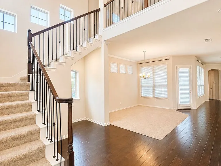 1033 Lone Ivory Trl — Photo 2
