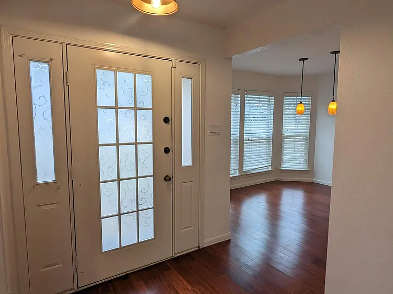 266 Barclay Ave — Photo 4