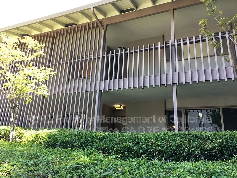 2 bed, 2.0 bath, 1097 sqft, $4,495 — Photo 1