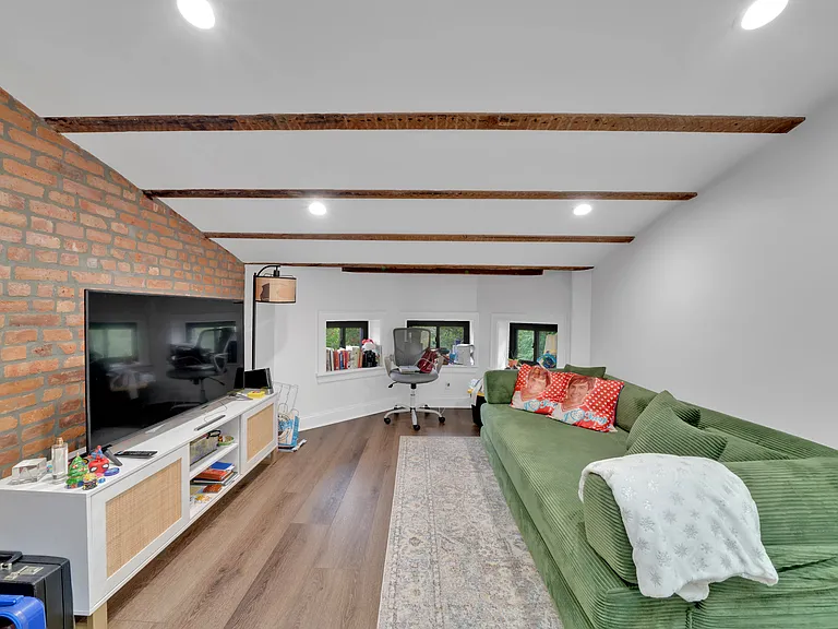 934 President St #9 — Photo 3
