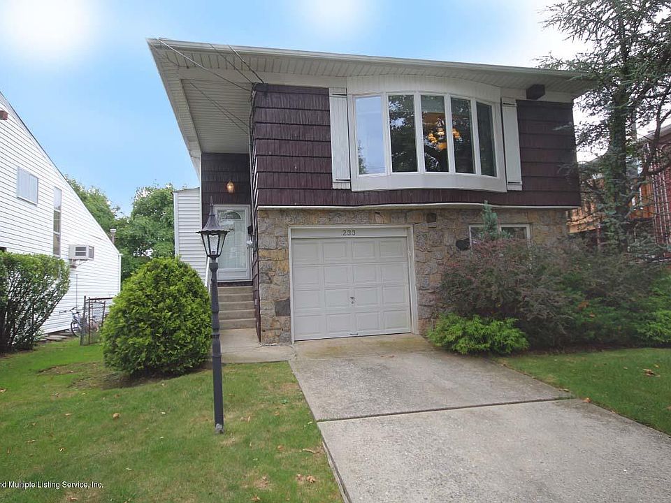 1st image of 233 Warwick Ave