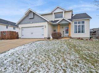 2627 31st St SW, Cedar Rapids, IA 52404