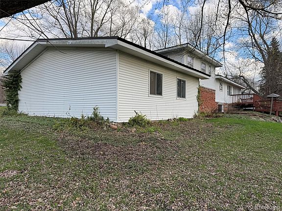 4th image of 226 S Burkhart Rd