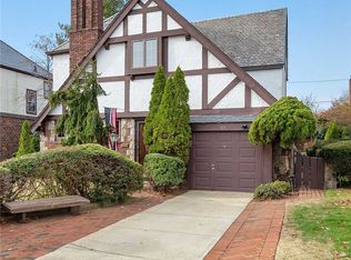 33 Kenilworth Rd, Mineola, NY 11501