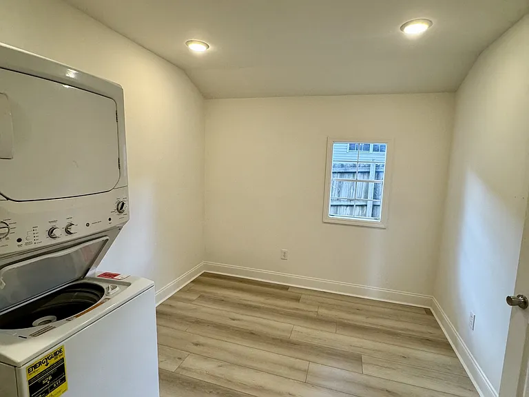 28217 Shannon Dr — Photo 9
