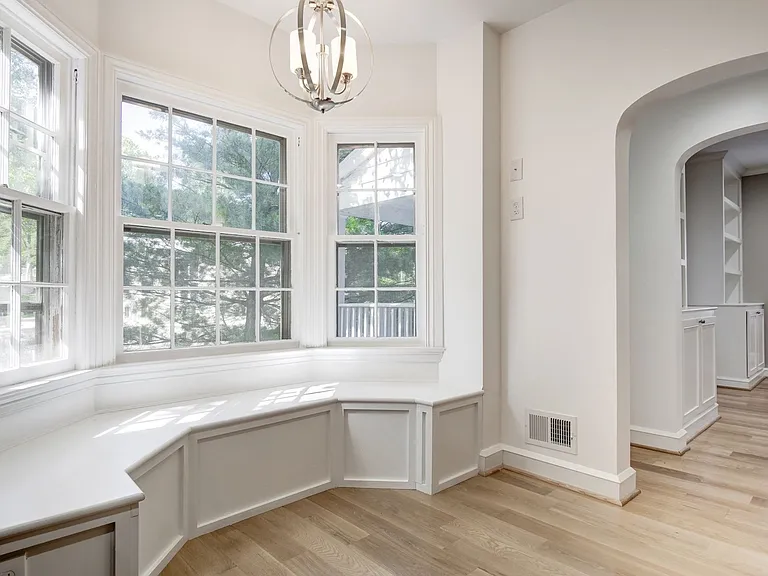 1626 Kalmia Rd NW — Photo 18