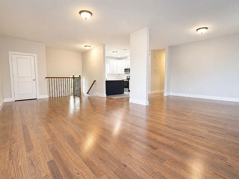 152 Parkwood Ave #2 — Photo 8