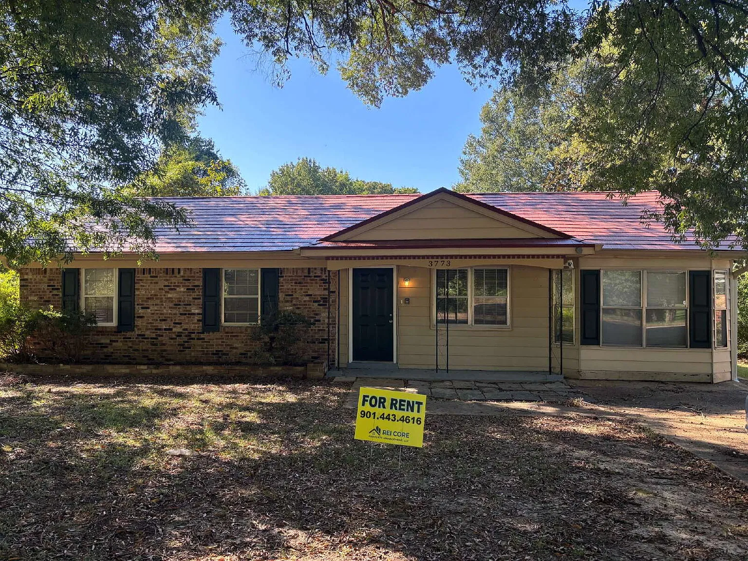 3 bed, 2.0 bath, 1420 sqft, $1,450 — Photo 1