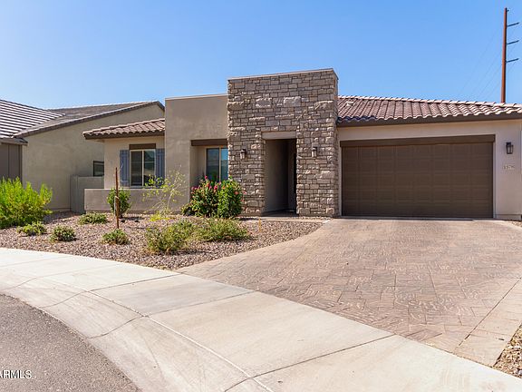 2nd image of 1578 E San Carlos Way
