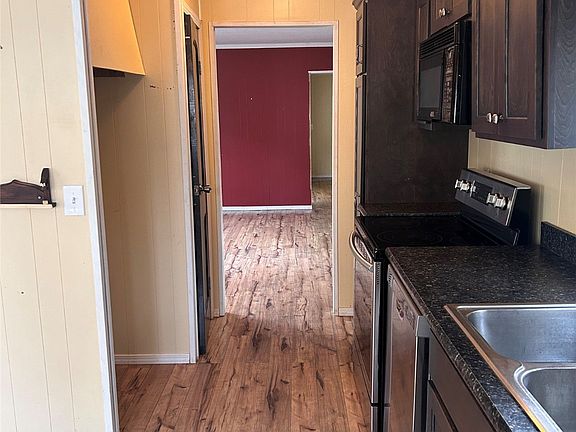5th image of 740 Turner St Trailer 21