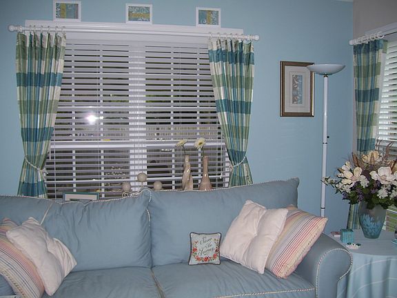 5th image of 1141 Carriage Dr
