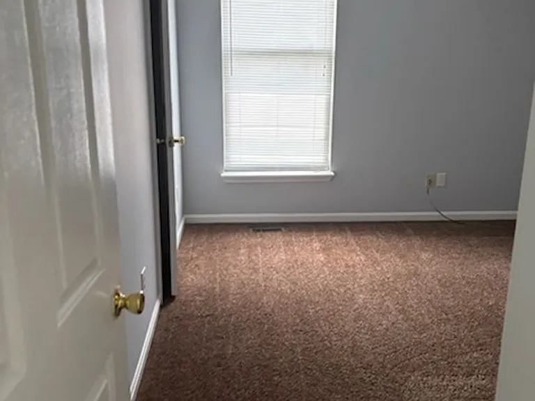 2512 Cedar St — Photo 4