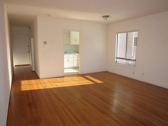 livingroom kitchen