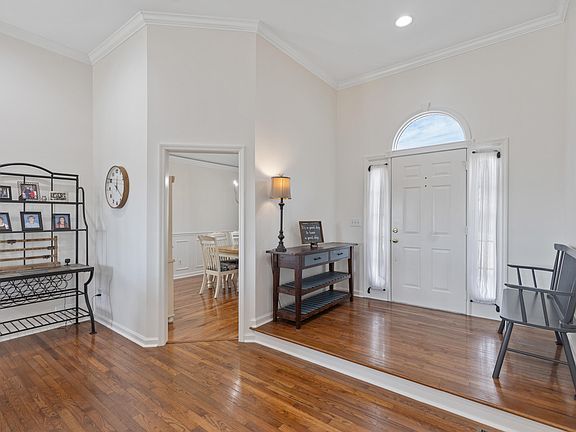 4th image of 245 Bartlett Cir NE