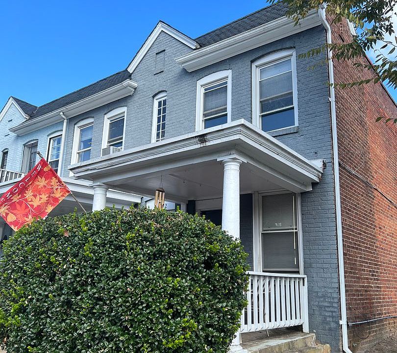 1st image of 2002 Rosewood Ave APT C