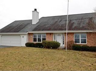 810 Roger Rd, Woodstock, IL 60098