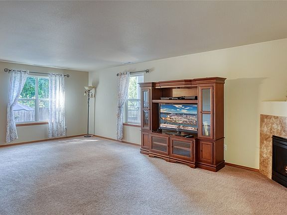 5th image of 19904 97th Avenue Ct E